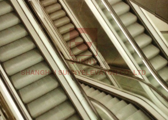 35 Derajat VVVF Drive Jenis Eskalator Penumpang Dalam Ruangan Pegangan Stainless Steel
