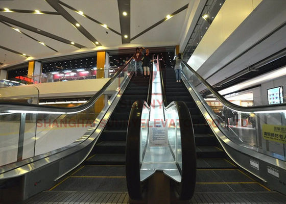 Tiga Cascade VVVF Escalator Komersial dengan Struktur Baja Rinsless 304 dan Kecepatan 0,5m/s pemasok