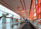 Bandara Trotoar Luar Ruangan Pindah Jalan Dengan Perangkat Keamanan Rok